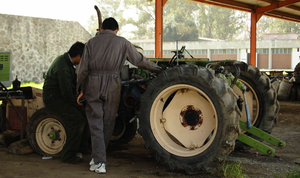 reparación de tractor
